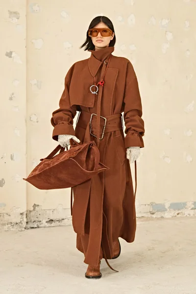 Look 17